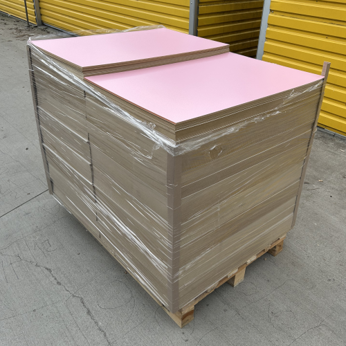 Płyta HDF 3 mm różowa - formatka do lasera 920x600 mm - paleta 600 szt.